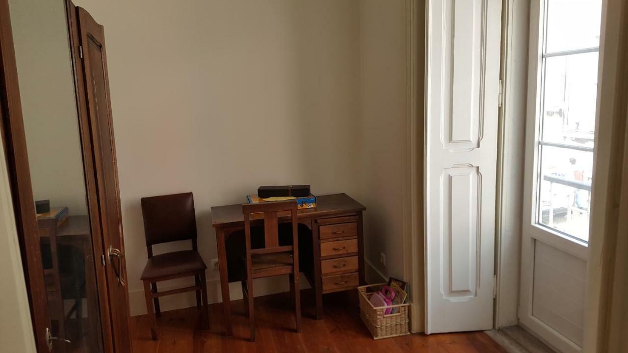 Grandmommy's House - Traditional And Comfy Lisboan Apartament